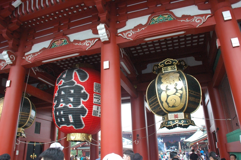 Entrada al Templo, con faroles