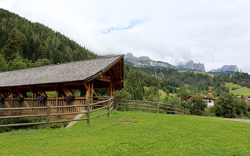 Puente en alpes italianos