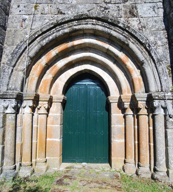 Igrexa do Burgo (Castro Caldelas): porta principal