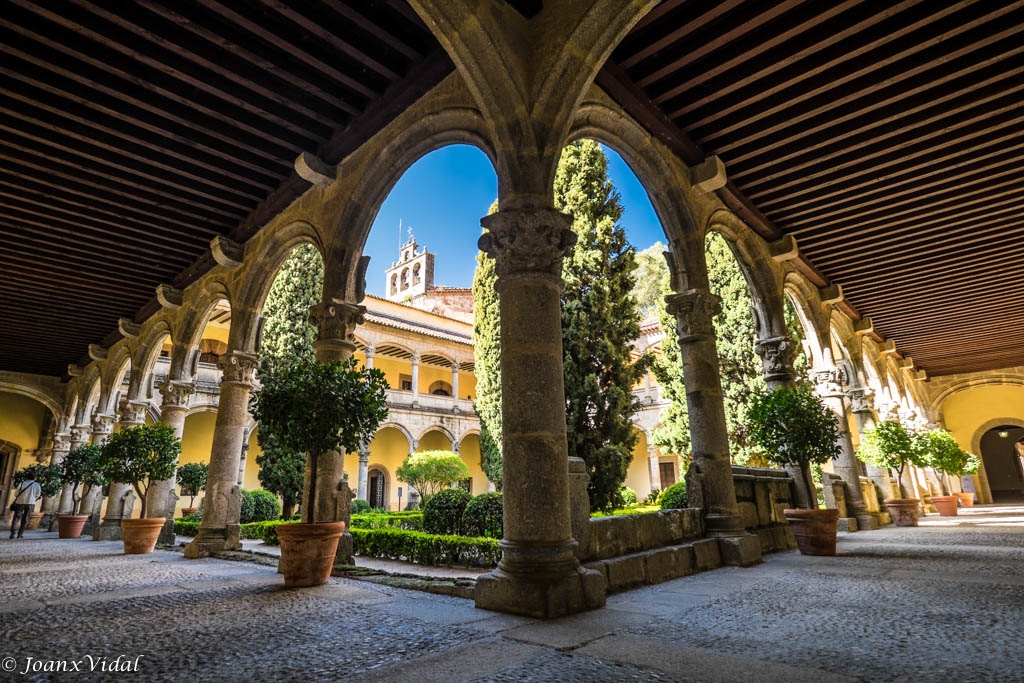 CLAUSTRO DEL MONASTERIO