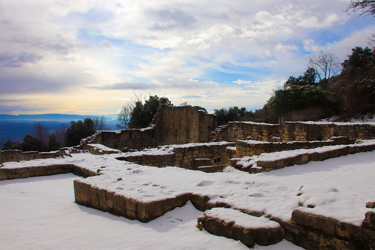 Runes monestir Sant Lloren de sous