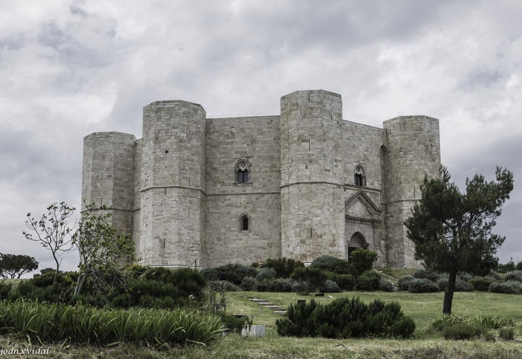 CASTEL DEL MONTE