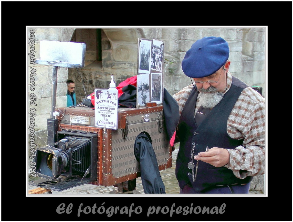 El fotgrafo profesional - The professional photographer.  Photo by Campeador.