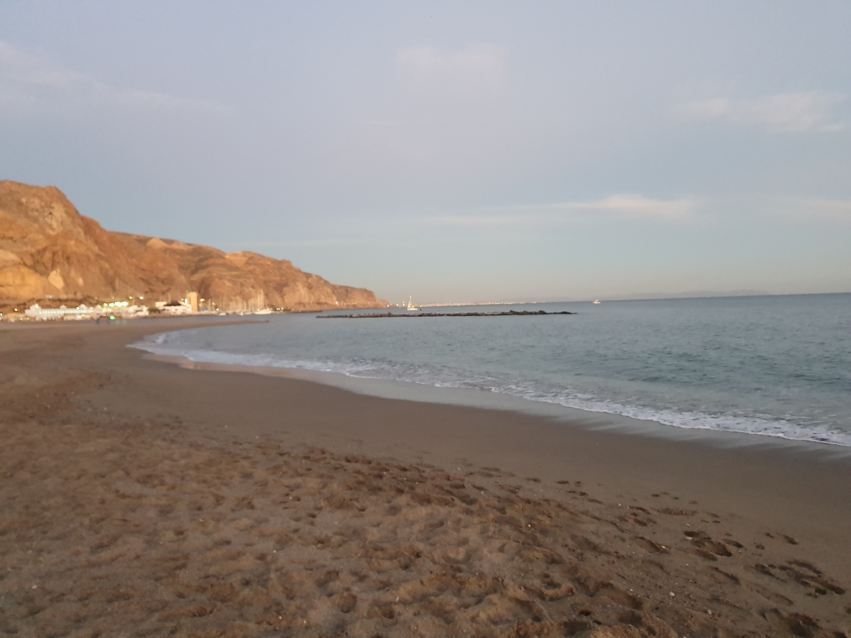 Atardecer en playa de Aguadulce 