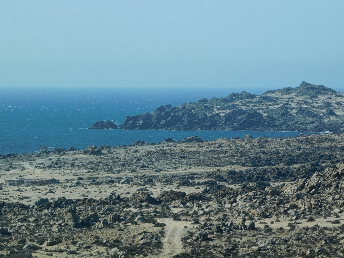 Por lo menos mientras viajamos algo de mar nos esta quedando para ver