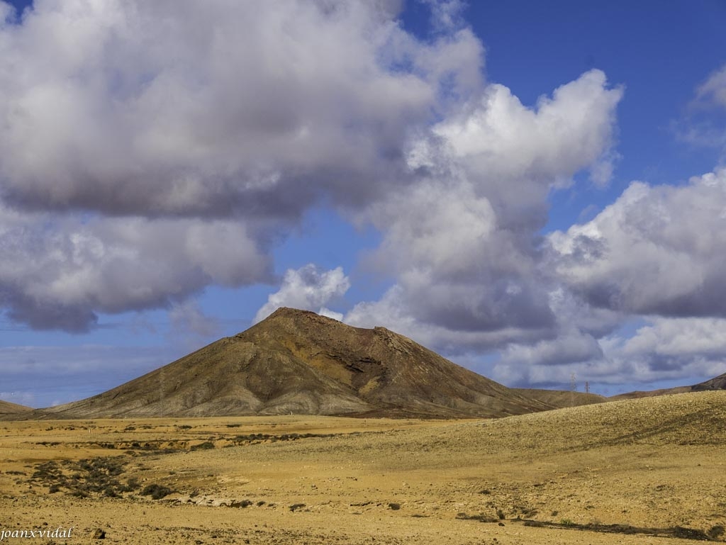 NUBES Y VOLCANES