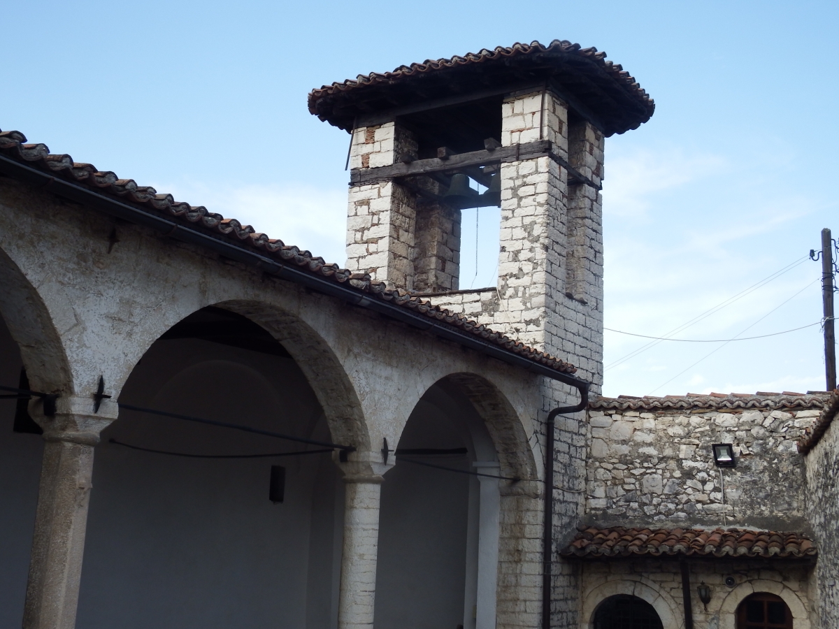 Iglesia/museo ortodoxo de la ciudadela de Berat