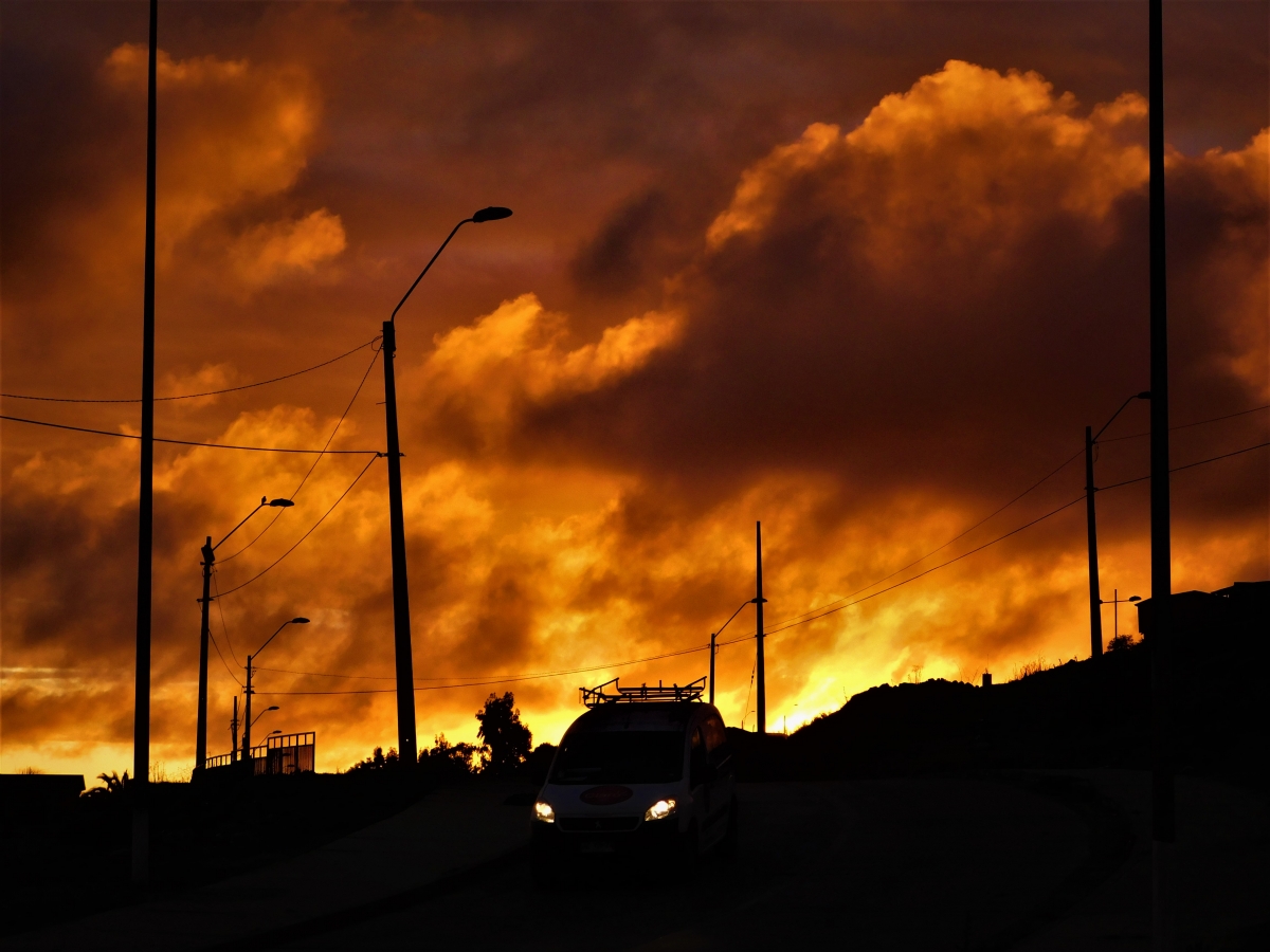 Traigan a los bomberos el cielo se quema jajajaja