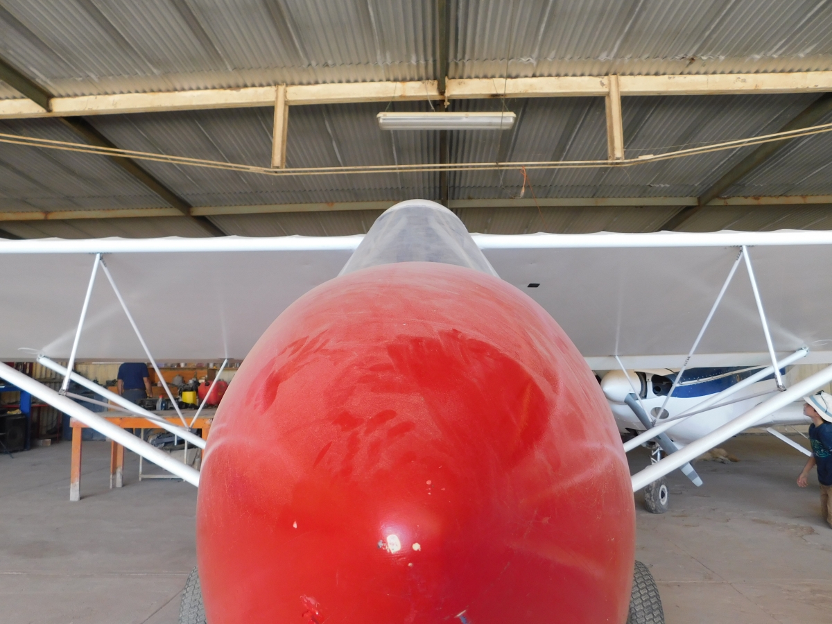 Vista de frente de otra avioneta