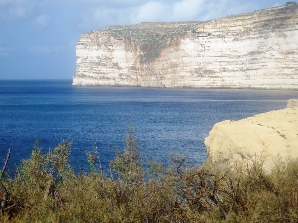 Abruptos acantilados en la isla de Gozo