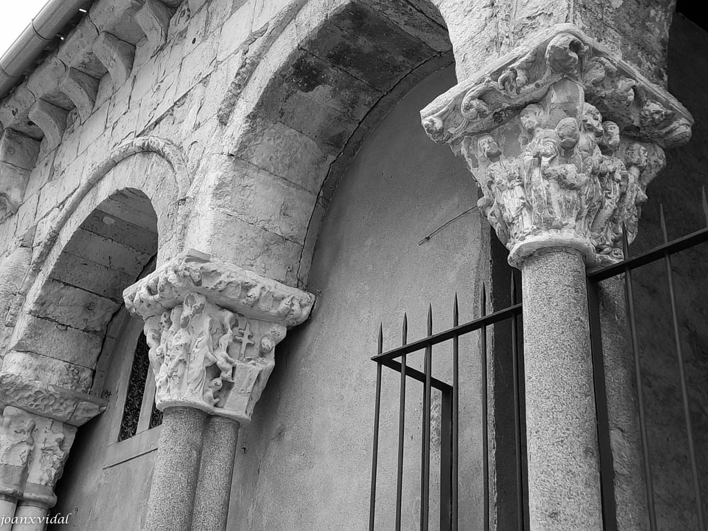 CAPITELES IGLESIA DE SANT MARTN