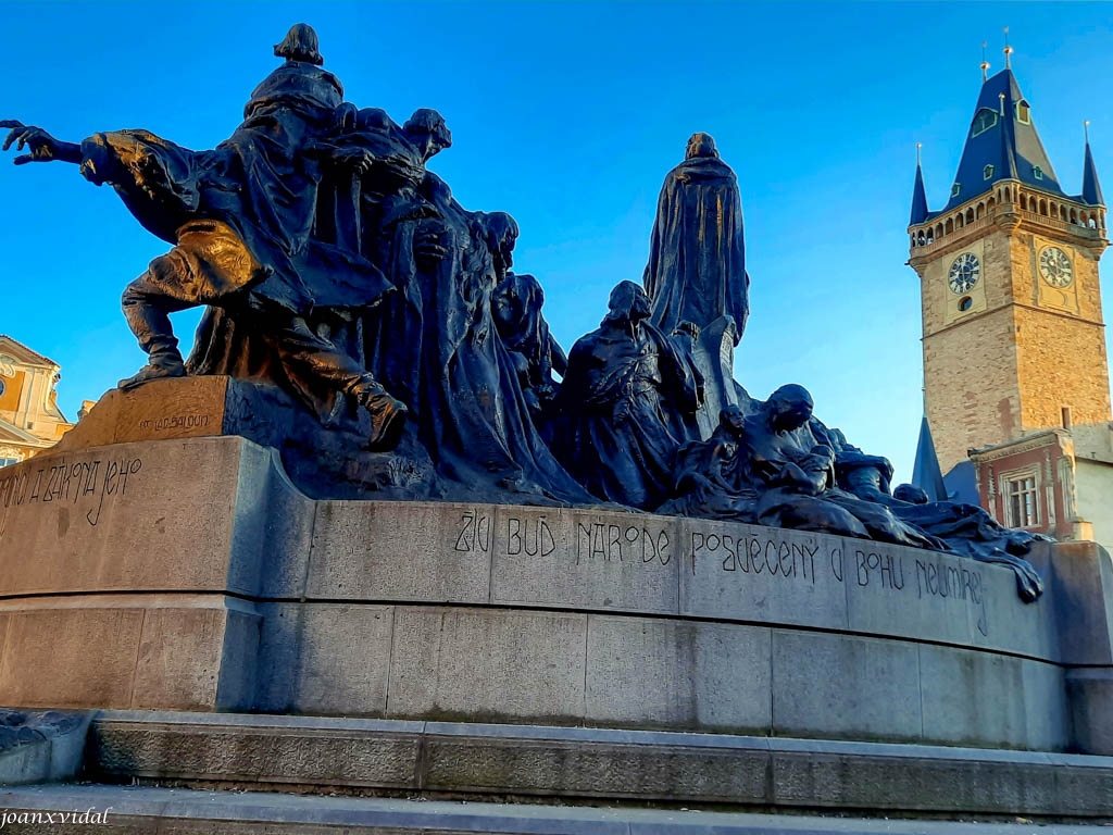 MONUMENT A JAN HUS