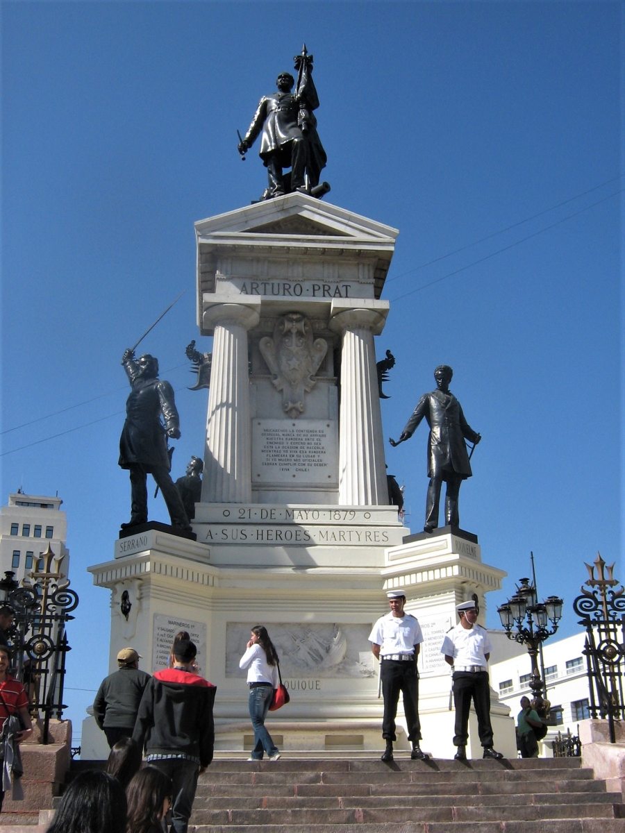 Monumentos en el puerto 1