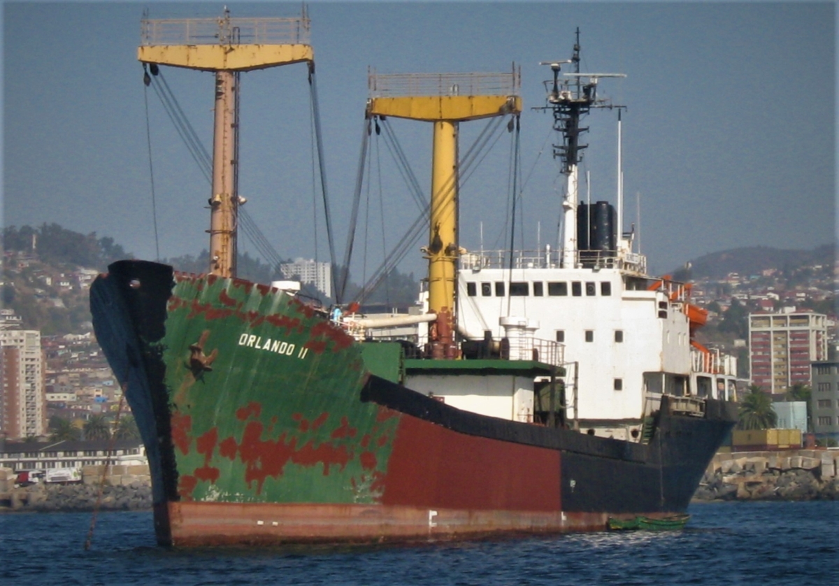 Barco en la baha 