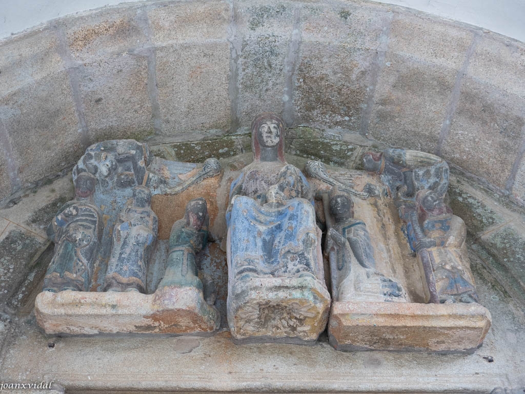 IGLESIA Y CEMENTERIO SANTA MARIA A NOVA