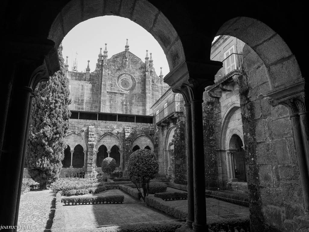 CLAUSTRO DE LA CATEDRAL DE TUI