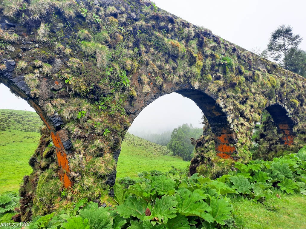 ACUEDUCTO Y MURO DAS NOVE JANELAS