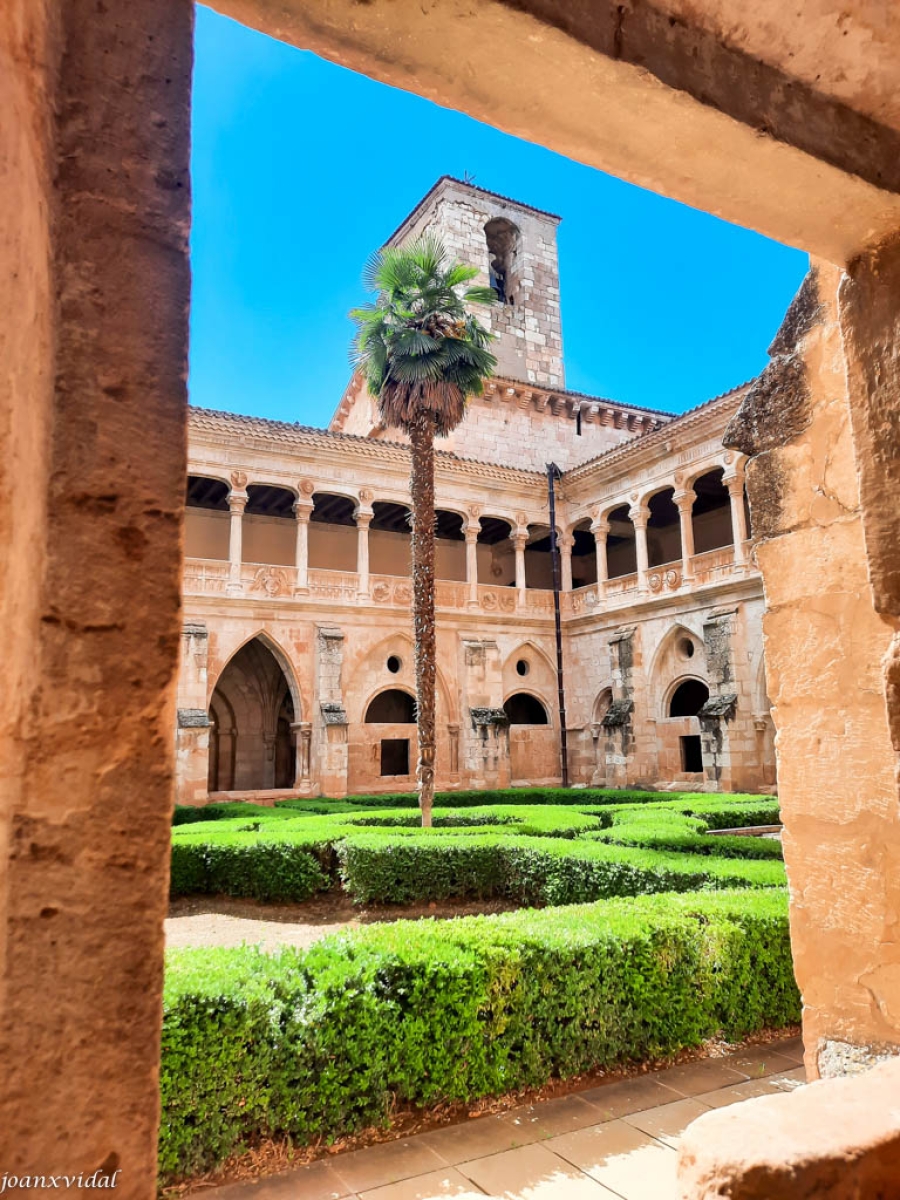 CLAUSTRO GTICO DEL MONASTERIO