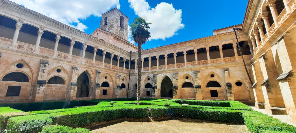 CLAUSTRO GTICO DEL MONASTERIO