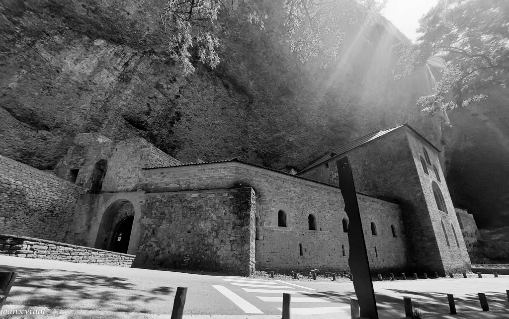 MONESTIR ROMNIC DE SANT JOAN DE LA PENYA