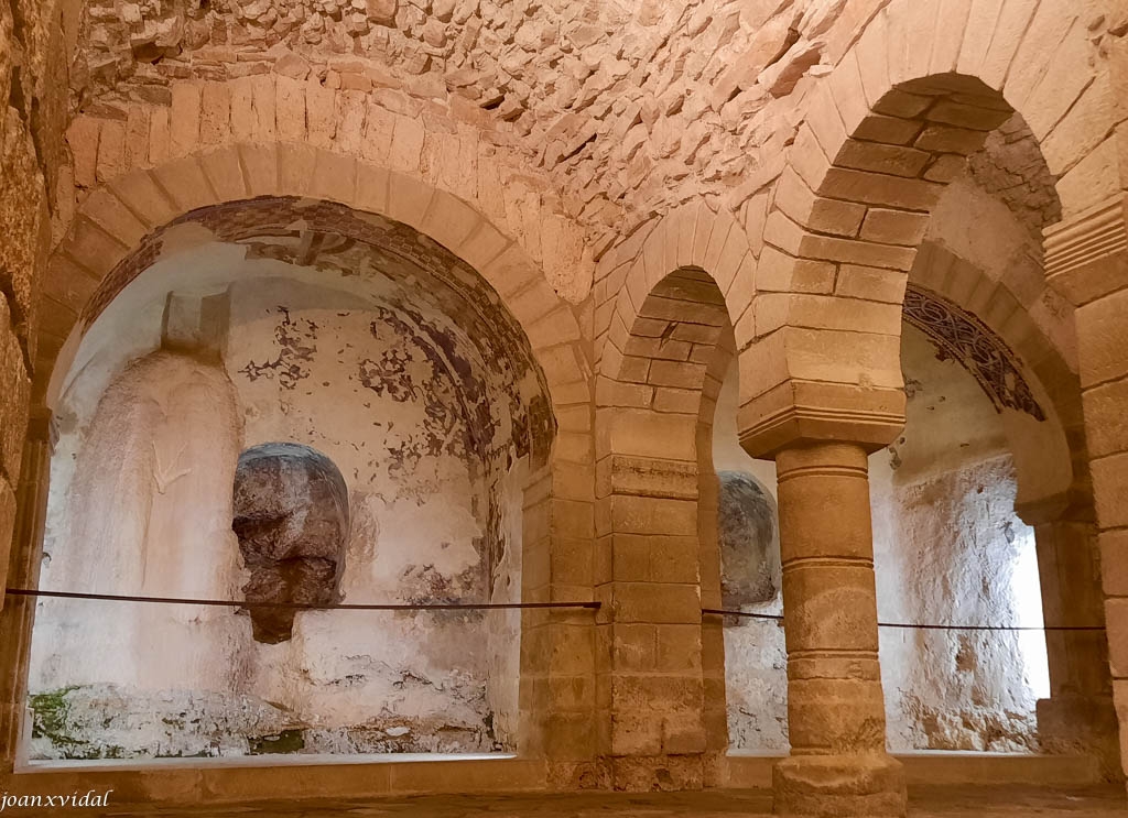 INTERIOR MONESTIR ROMNIC DE SANT JOAN DE LA PENYA