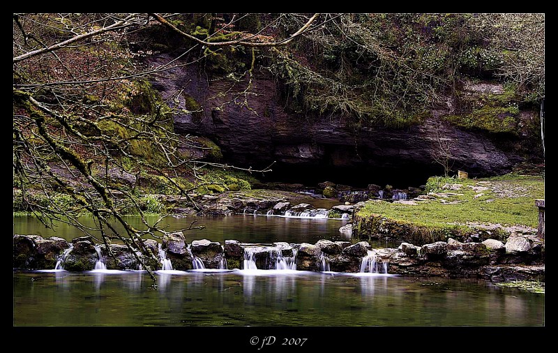 ENTRE ROCAS