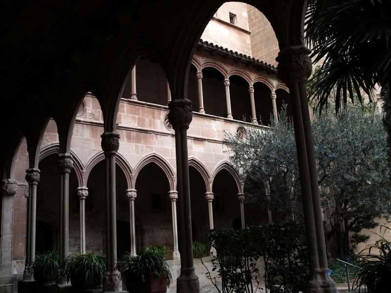 caustro de la abadia de Montserrat