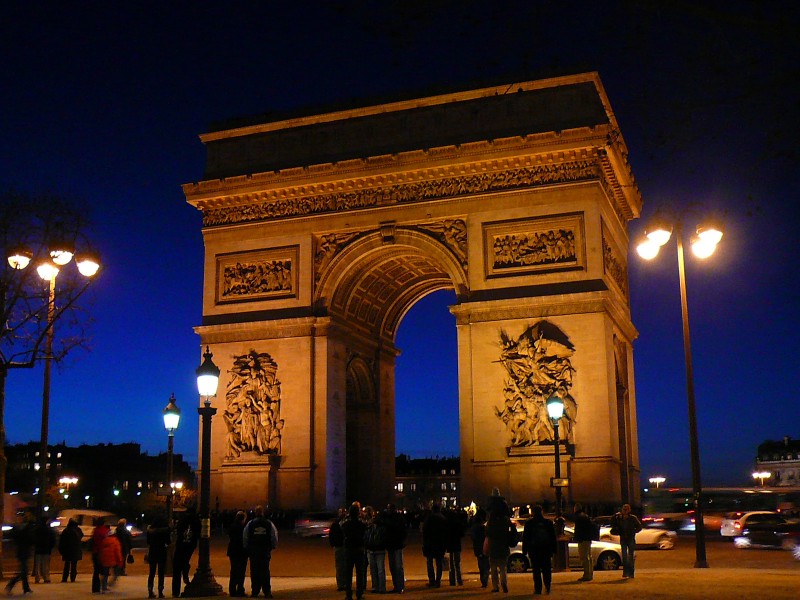 ARCO DE TRIUNFO NOCTURNO