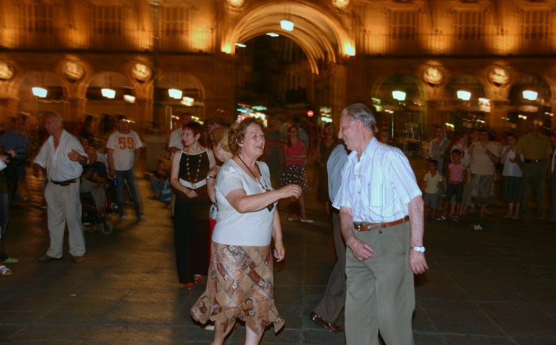 bailando con Ellos