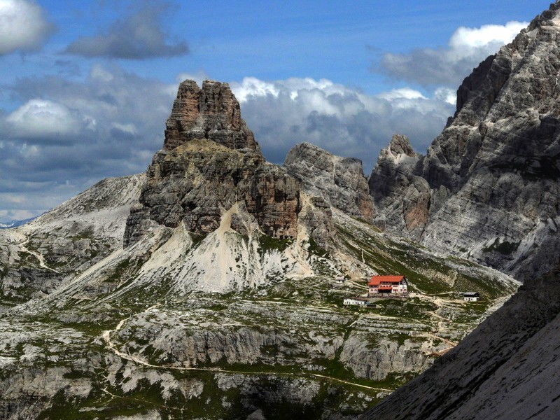 Torre Toblin y refugio Locatelli