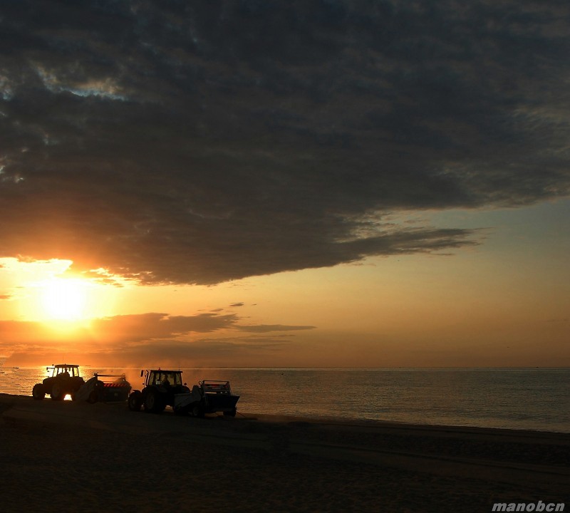 AMANECER EN LA PLAYA