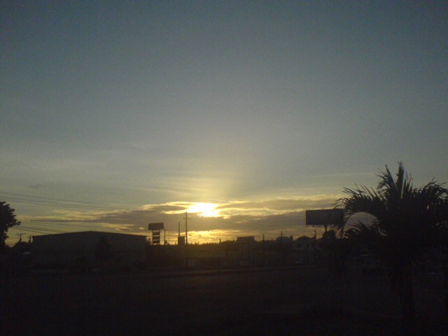 AL AMANECER