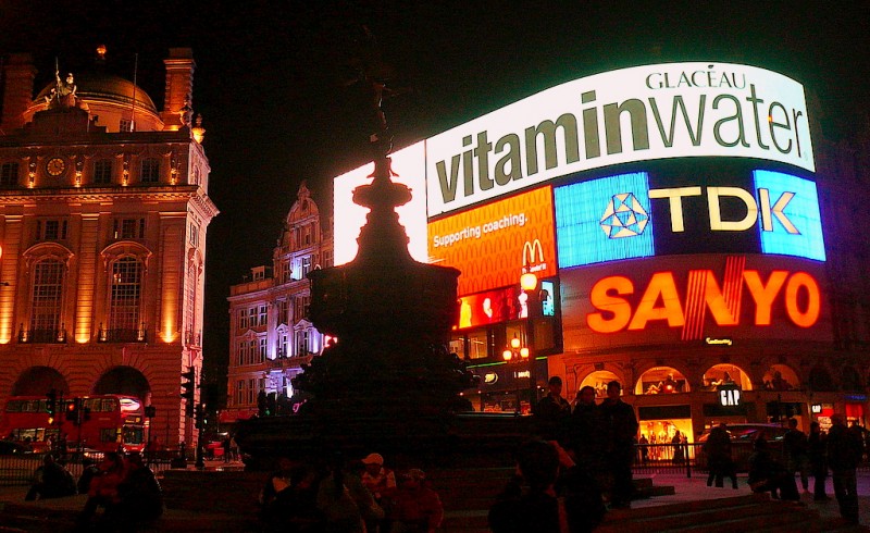 PICADILLY CIRCUS