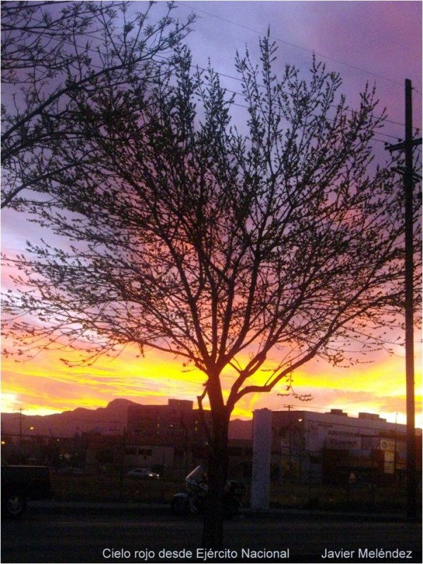 Cielo rojo desde laEjercito Nacional