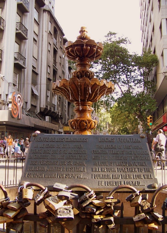 La fuente de los candados