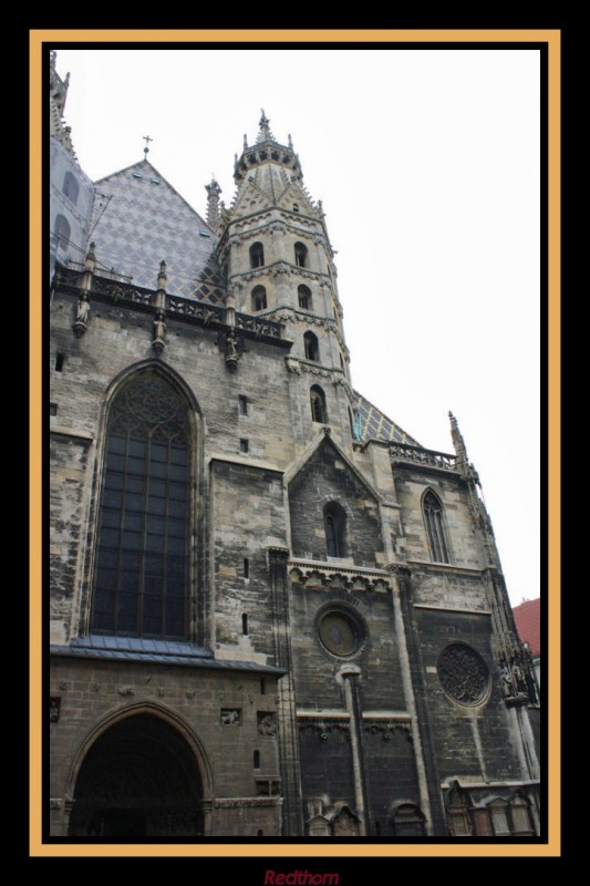 Vista parcial de la catedral de St. Stefan