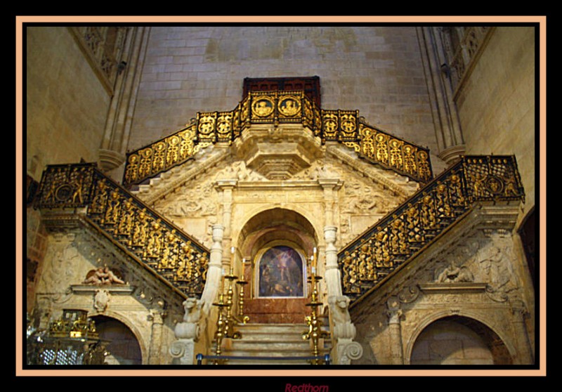 La escalera dorada  de la Coronera