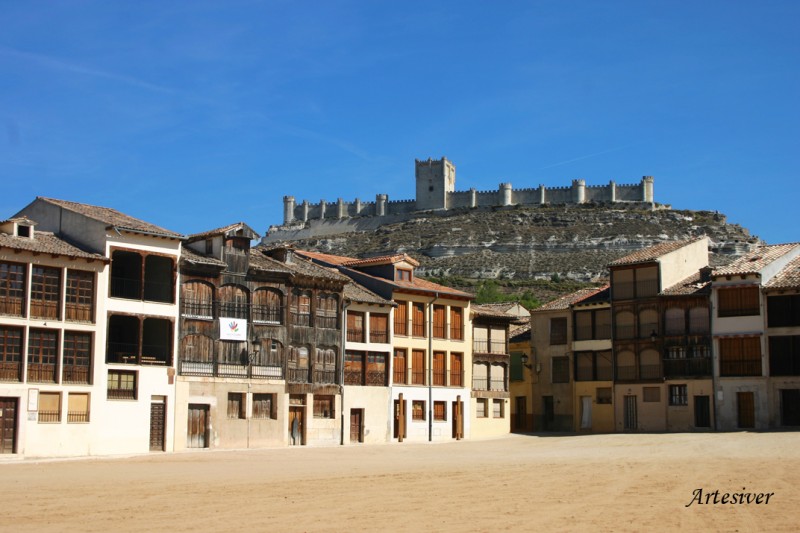 Plaza del coso y castillo