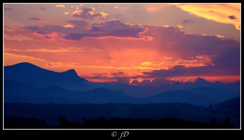 EL AMANECER DE LOS COLORES