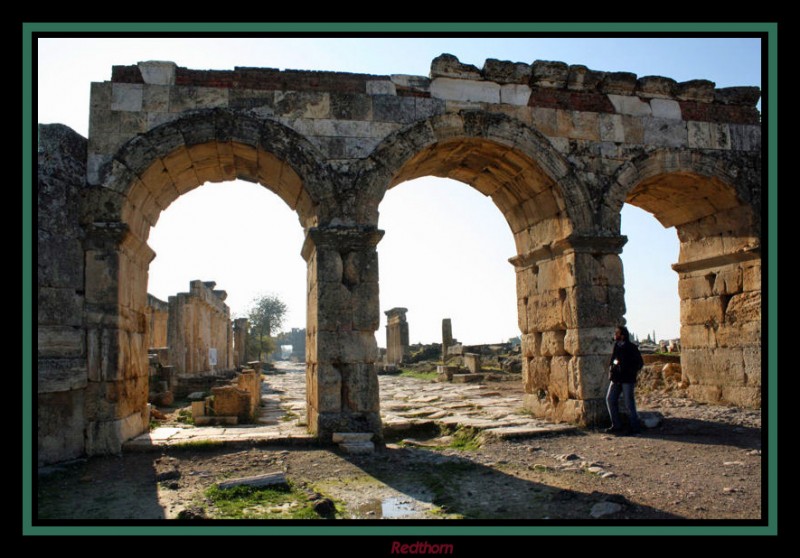 Puerta sur de la ciudad de Hierpolis