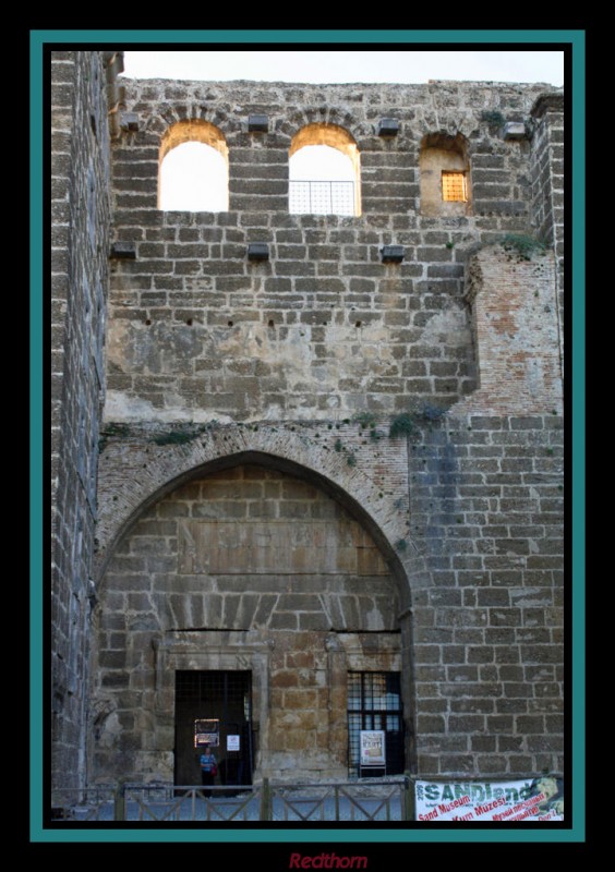 Entrada al teatro de Aspendos