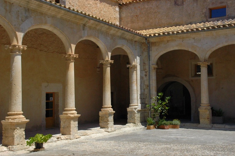 claustro 2