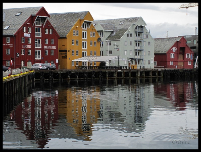 Casas en el puerto de Troms