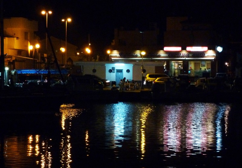 Puerto en la noche 34