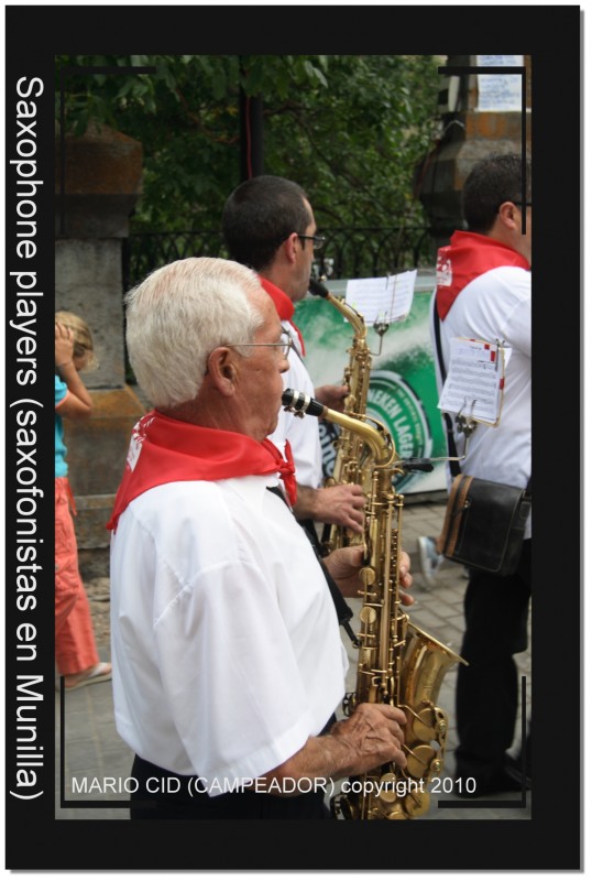 Saxophone players (saxofonistas en Munilla)