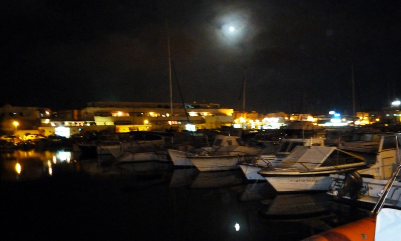 Puerto en la noche 28