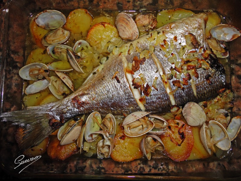 dorada en salsa de almejas