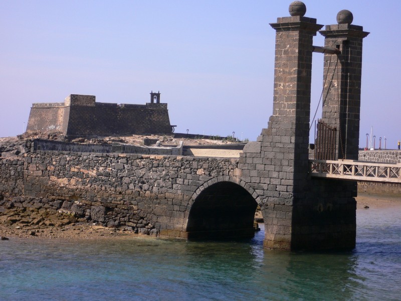 Castillo de San Gabriel y Puente de las Bolas