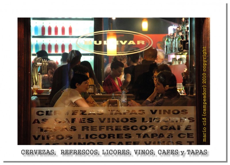 Cervezas, refrescos, licores, vinos, cafs y tapas.