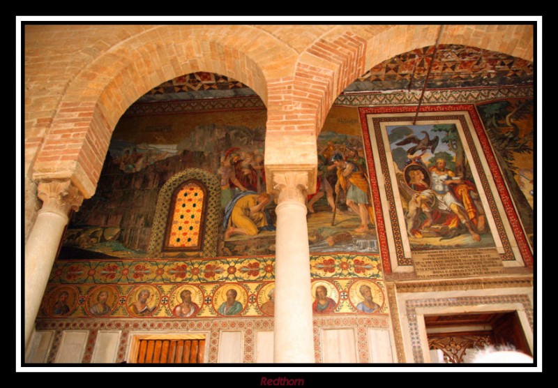 Arcada de entrada a la capilla palatina